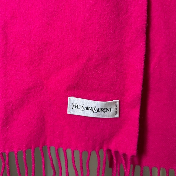 Yves Saint Laurent Cashmere Wool scarf in bright pink - Picture 2 of 4